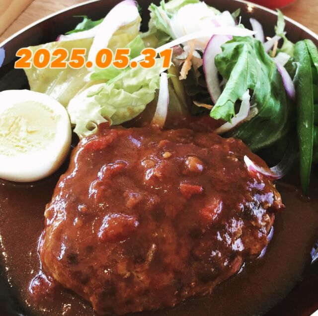 2025.05.31(土)

こんにちは❣️こたま食堂です。

本日はディナー営業日です🌱

今日の日替わりランチは

Ａ

とり天

魚とエビフライ

ヒレカツ

ハンバーグ

Ｂ

ハヤシライス

やきめし

皆様のお越しお待ちしています‼️

#こたま食堂#できたて#ご飯おかわり3杯までOK#宮前駅周辺#和歌山グルメ#こたまランチ#お子様ランチ#電車が見られるお店#ガラス張り