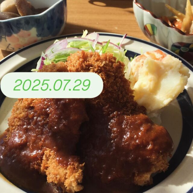 2025.07.29(火)

こんにちは❣️こたま食堂です

和歌山ペイご利用頂けます😊
商品券またはQRコードでお支払い可能です‼️

使用期限は7/28〜10/31まで

今日の日替わりランチは

Ａ

メニュー表のメインどれでも🆗

Ｂ

ドライカレー

オムライス

ハヤシライス

皆様のお越しをお待ちしています

#こたま食堂#できたて#揚げたて#ご飯おかわり3杯までOK#宮前駅周辺#和歌山グルメ#こたまランチ#お子さまランチ#電車が見られるお店#ガラス張り