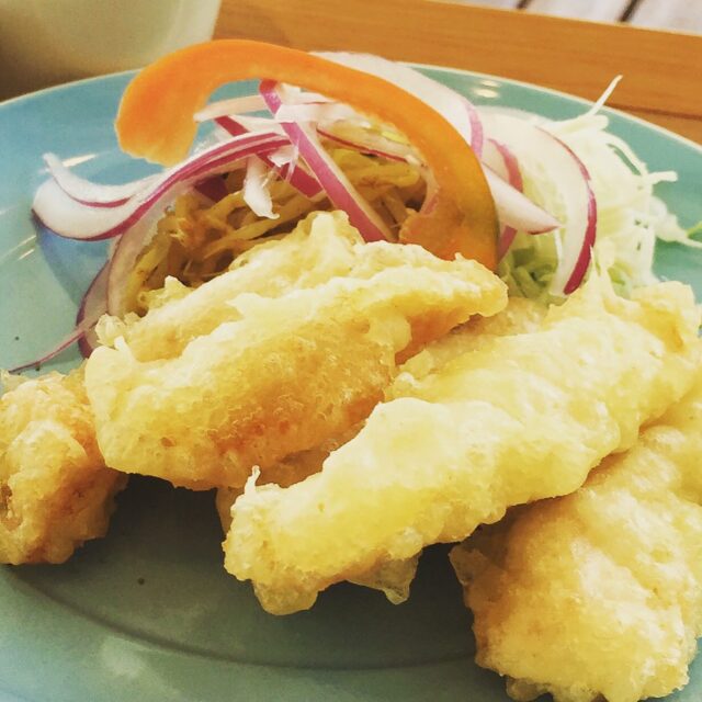 2025.09.19.
こんにちは、こたま食堂です😋
・
今朝はとても涼しくなっていて
秋🍂に近づいてきました♪
・
食欲の秋🍂みなさんのお腹を満たすため
A定食の方ご飯おかわり3杯までOKです🤗
ぜひたくさん食べてください♪
・
本日日替わりランチ
A
メインメニュー表どれでもOK
・
B
オムライス
・
ドライカレー
・
ハヤシライス
・
皆様のお越しをお待ちしております♪
・
#こたま食堂#洋食と家庭料理#できたて#揚げたて#宮前駅周辺#電車が見られるお店🚃#きのくに線沿い#和歌山ランチ#wakayama#テラス席ペット同伴可